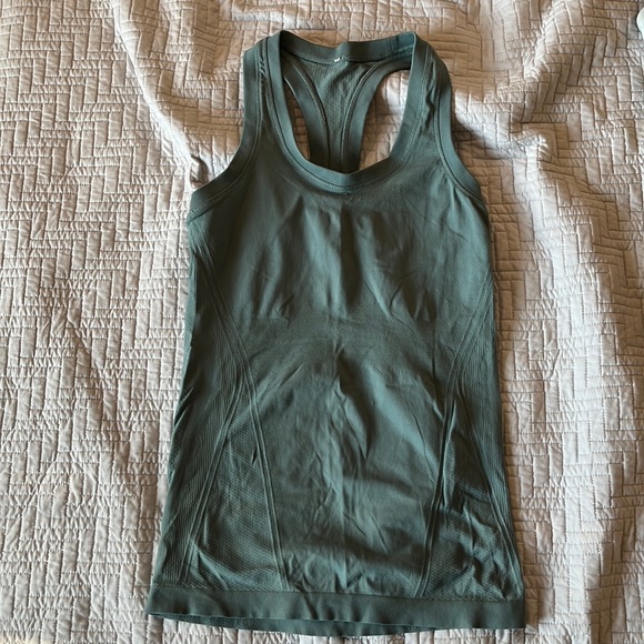 Athleta tank - Picture 1 of 2